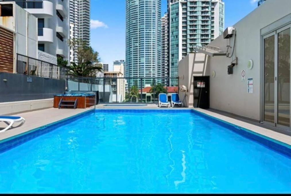 Fabulous Sea Views In The Heart Of Surfers Apartment Гоулд Коуст Екстериор снимка