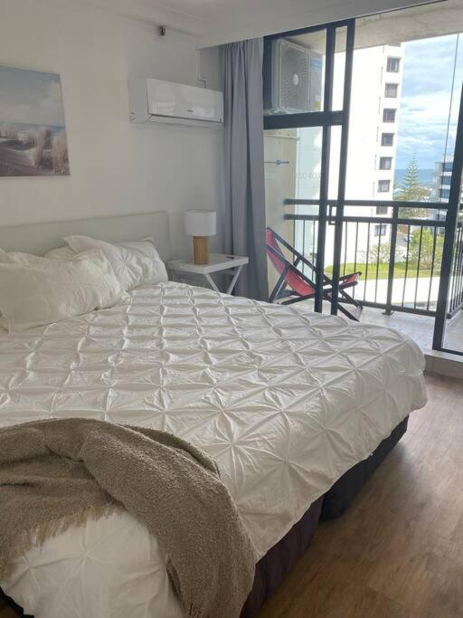 Fabulous Sea Views In The Heart Of Surfers Apartment Гоулд Коуст Екстериор снимка